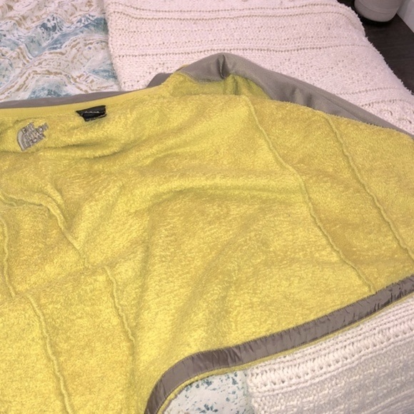 The North Face green fuzzy jacket size medium with pockets - Picture 5 of 11